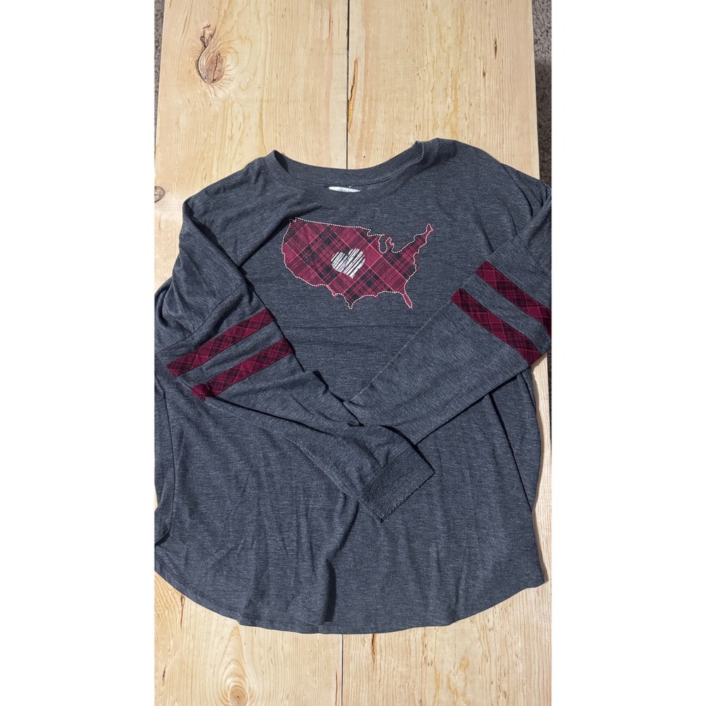 Maurices Womens Charcoal Gray USA Plaid Heart Graphic‎ Long Sleeve Tee Shirt